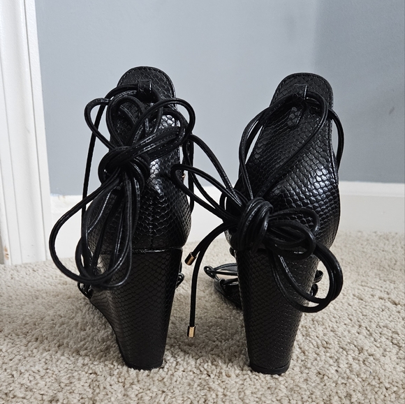 Shoedazzle Wedge Sandals - Picture 3 of 4